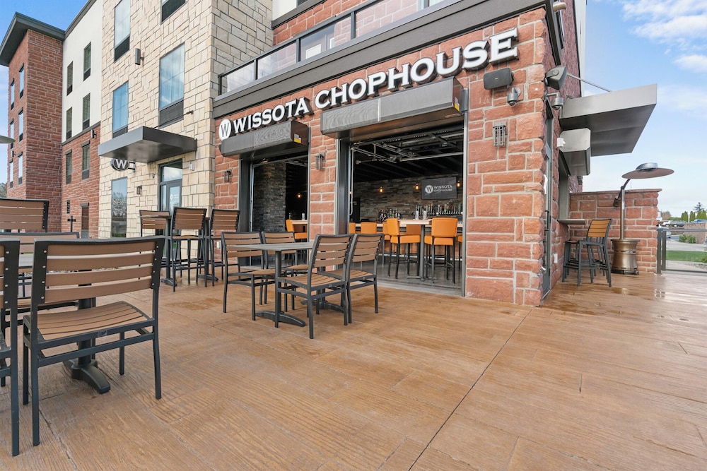 Cobblestone Hotel & Suites Lynden - photo 128