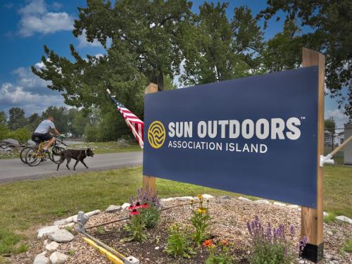 Sun Outdoors Association Island in Henderson, United States