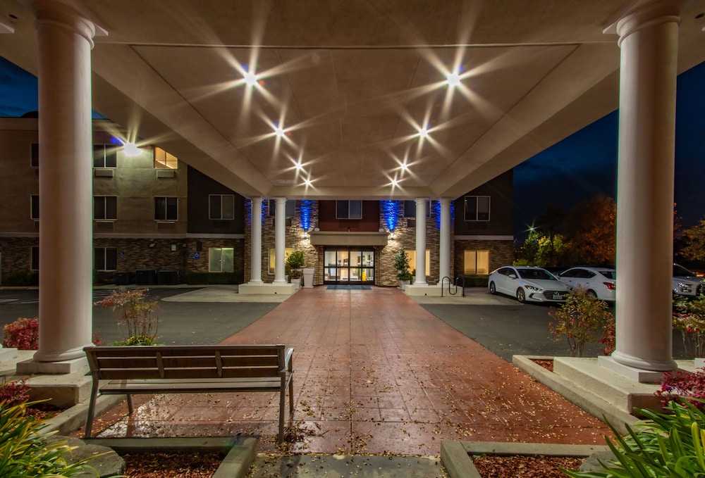 Holiday Inn Express Hotel & Suites Roseville Galleria Area by IHG - photo 135