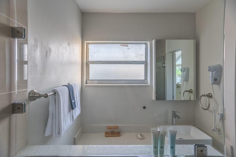 The Biscayne Hotel - photo 28