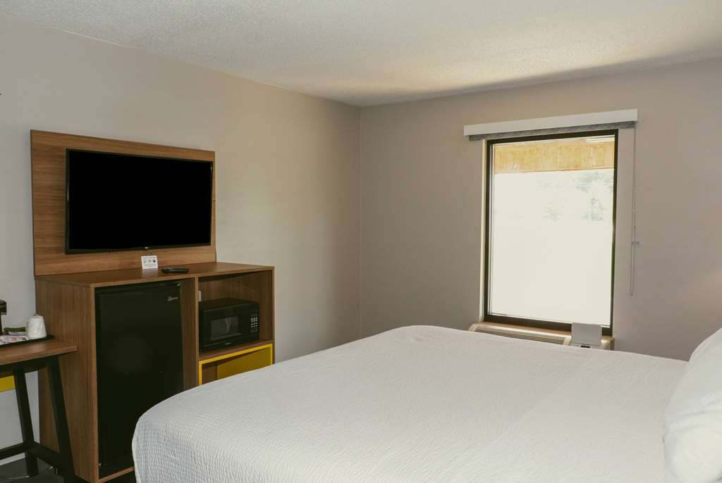 Days Inn by Wyndham Farmville - photo 19