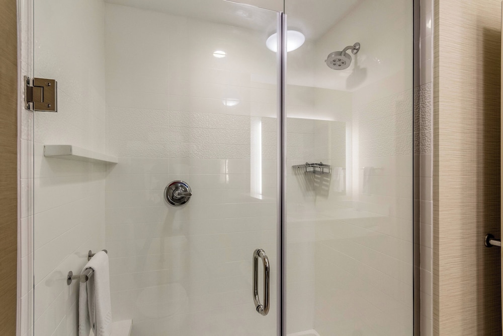 Fairfield Inn & Suites by Marriott Butte - photo 25