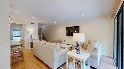 299 Turnberry Village - photo 8
