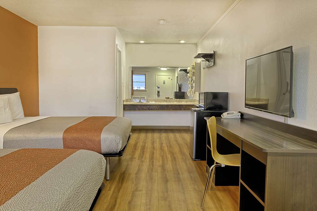 Motel 6 Sullivan MO - photo 5