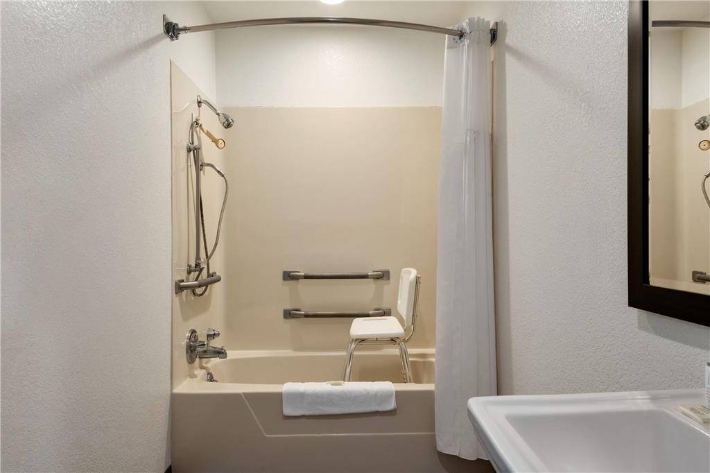 Days Inn by Wyndham Lexington - photo 9