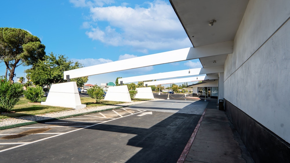 Motel 6 Victorville CA Civic Center Route 66 - photo 33
