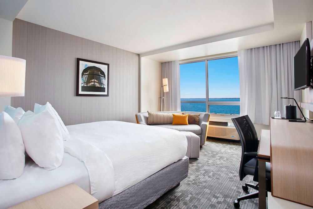 Courtyard by Marriott Erie Bayfront - photo 13