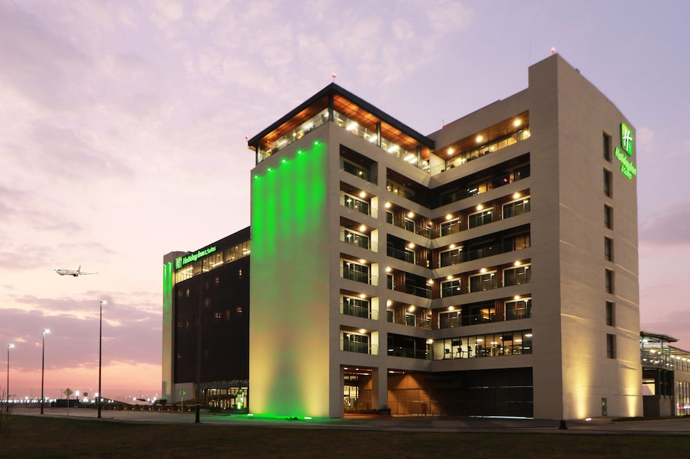 Holiday Inn and Suites Mexico Felipe Angeles Airport — hotel near Felipe Ángeles International Airport