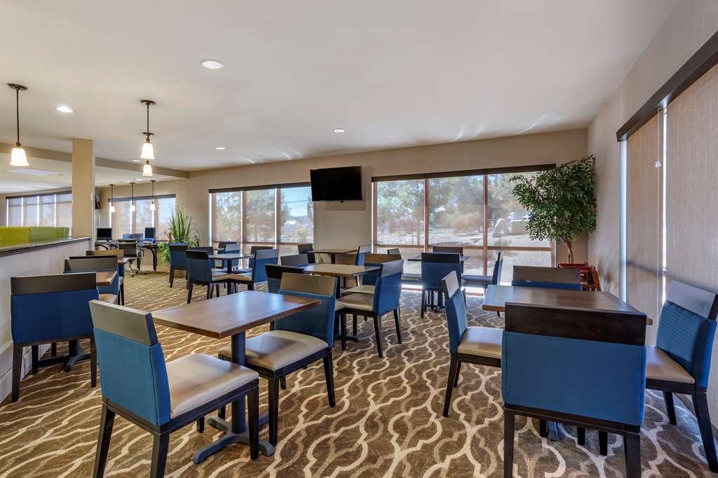 Comfort Suites Fernley - photo 44