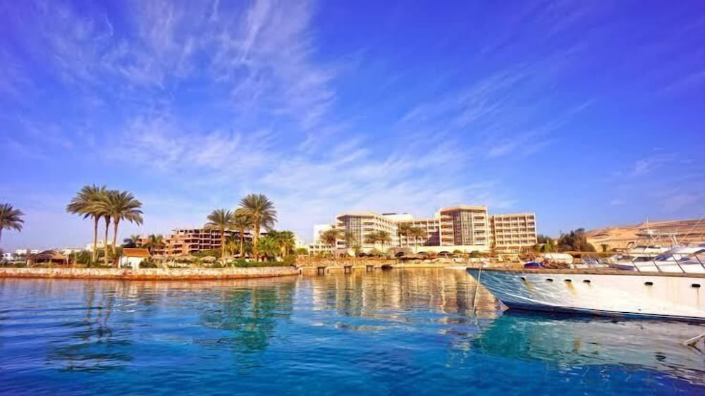 The health resort Lago Naki — hotel in Maykop