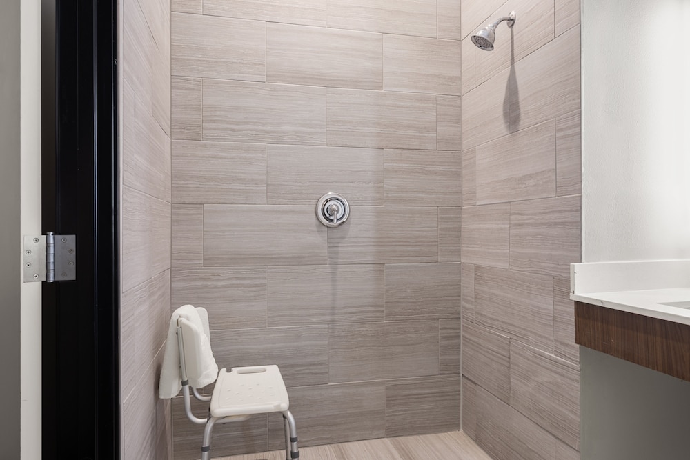 Holiday Inn Express Hotel & Suites Graham by IHG - photo 19