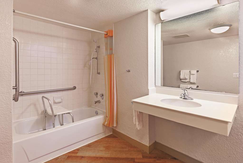 Travelodge by Wyndham Houston Cy Fair - photo 23