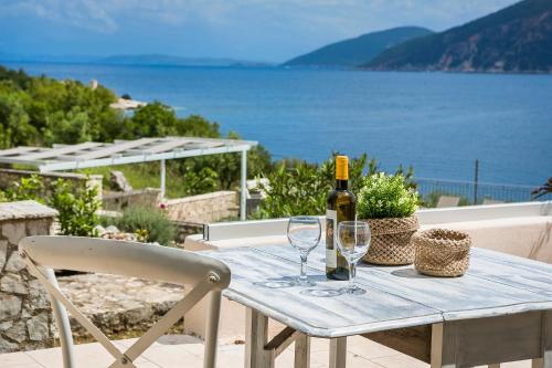 Martini Waterfront Suites — 4-Star Luxury Hotel in Kefalonia, Greece