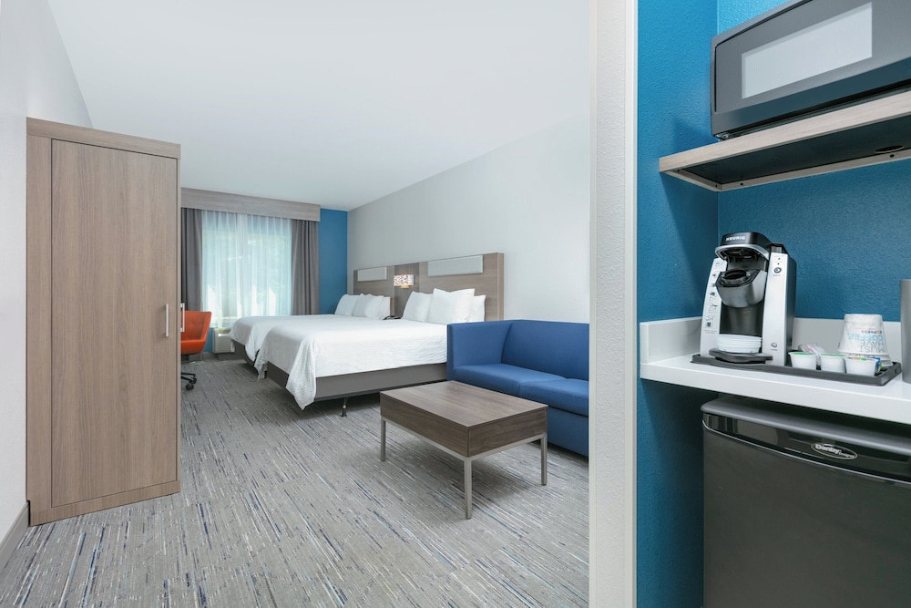 Holiday Inn Express & Suites Marshall by IHG - photo 15