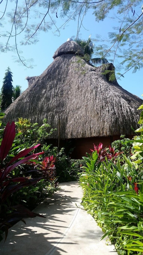 Hotel Vinas Del Lago in Livingston, Guatemala