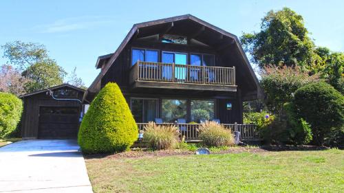 Lily Pad Lake Views - last minute hotel in Unknown City