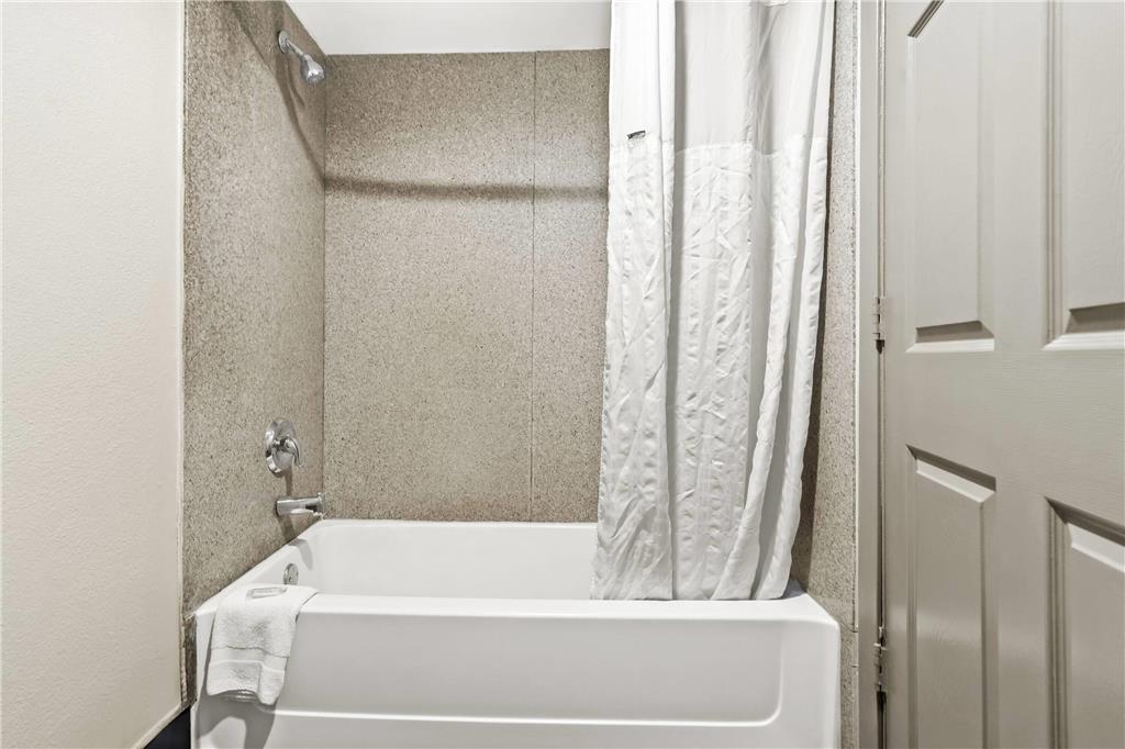 Days Inn by Wyndham Nacogdoches SFA University Downtown - photo 24