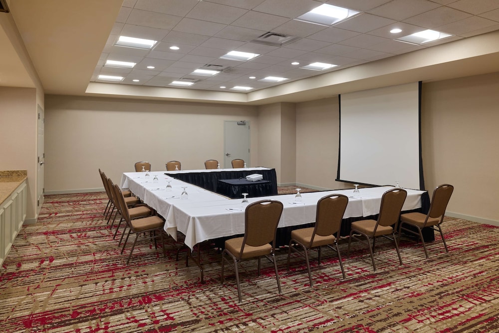Hilton Garden Inn Bloomington - photo 49