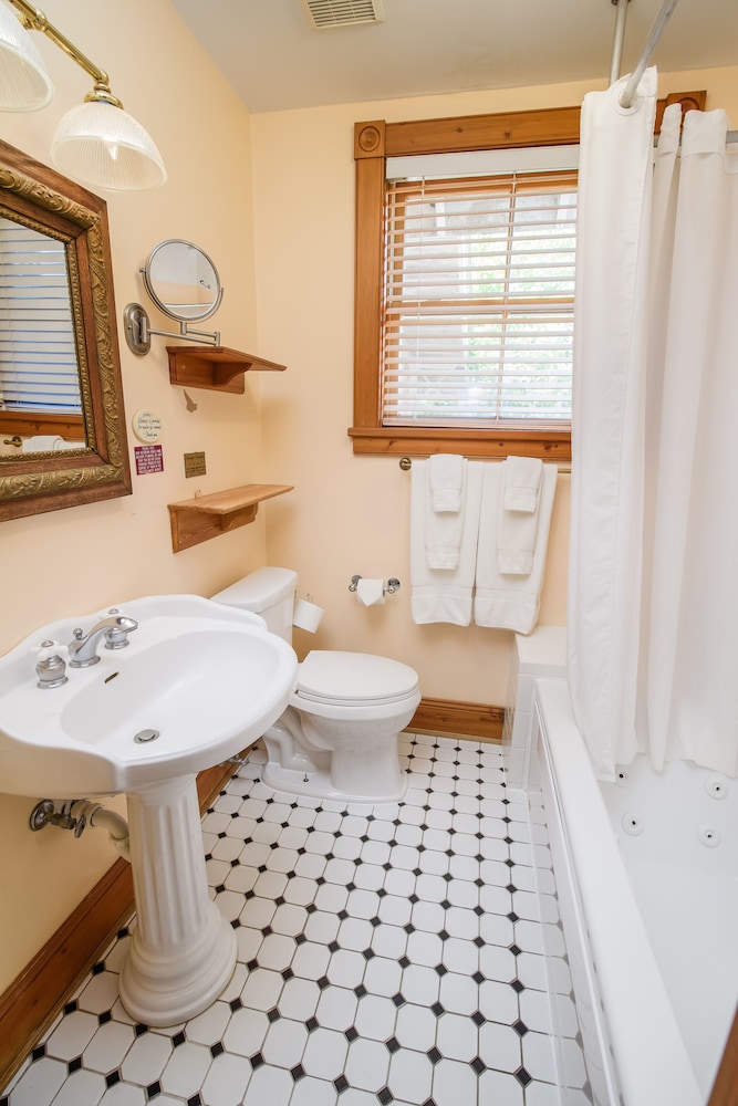 Sweetwater Branch Inn - photo 151