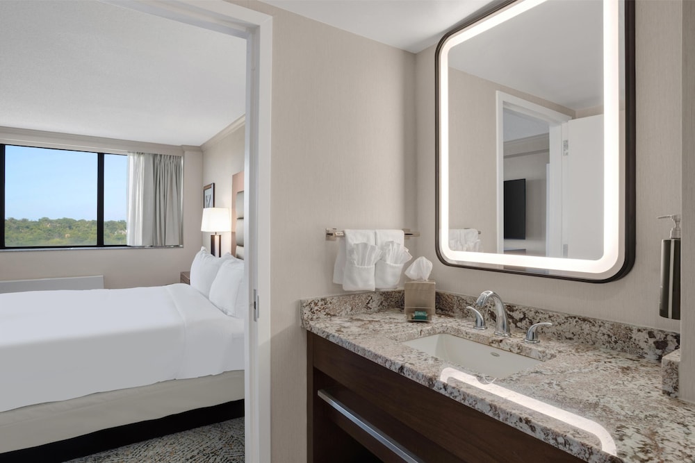 Hilton Arlington National Landing - photo 95