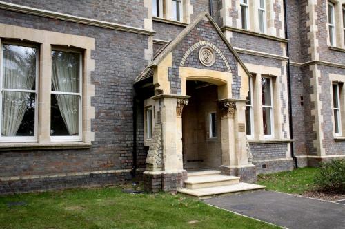 Sherborne House — 4-Star Luxury Hotel in Basingstoke, United Kingdom