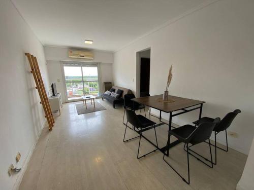 Tigre Center Tower B Con parking piscina y seguridad 24hs in Tigre, Argentina