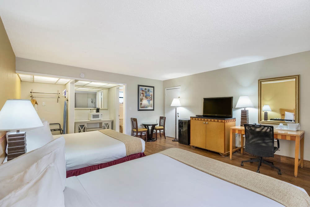 Ocean Reef Hotel - photo 13