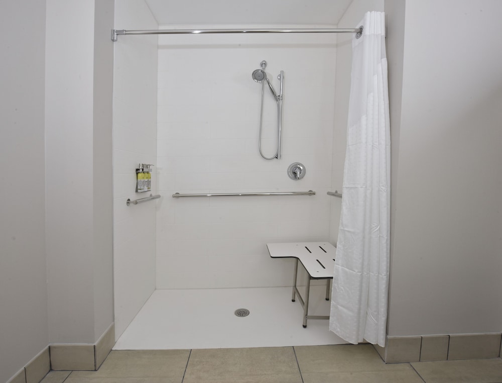 Holiday Inn Express & Suites Orlando Southeast by IHG - photo 74