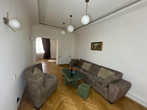 White Apartament in old tbilisi
