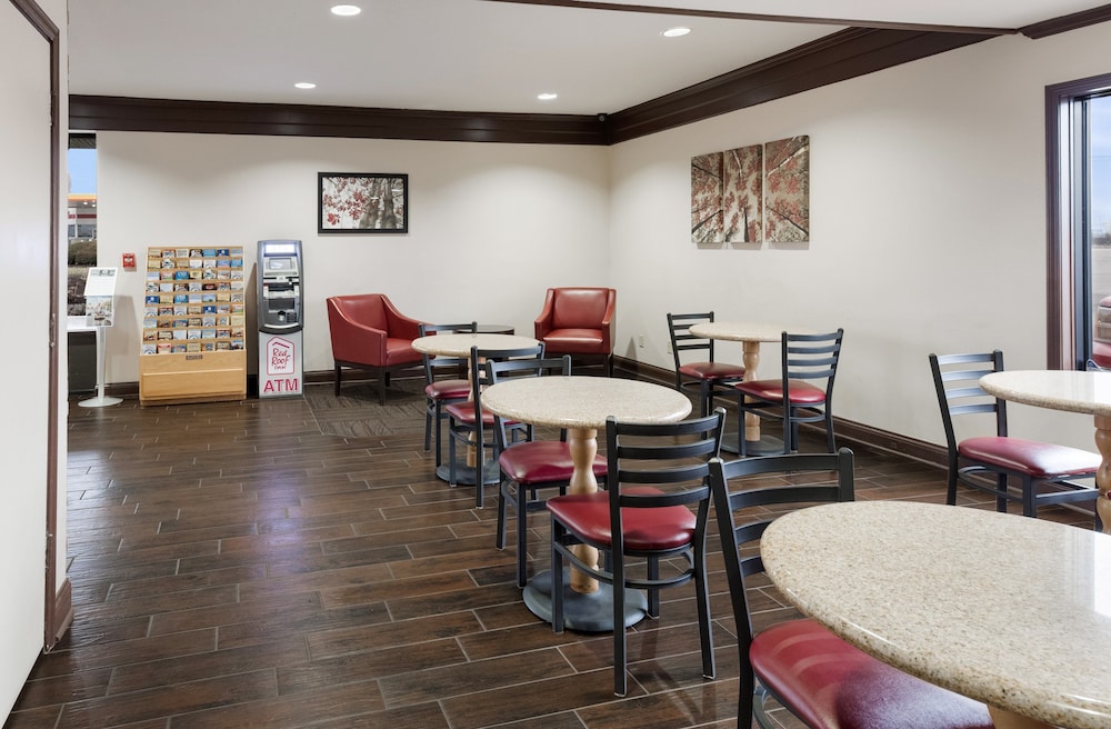 Red Roof Inn Fort Wayne - photo 22
