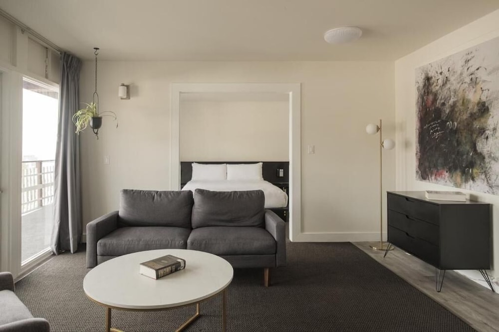 Hollywood Hills Hotel - photo 25