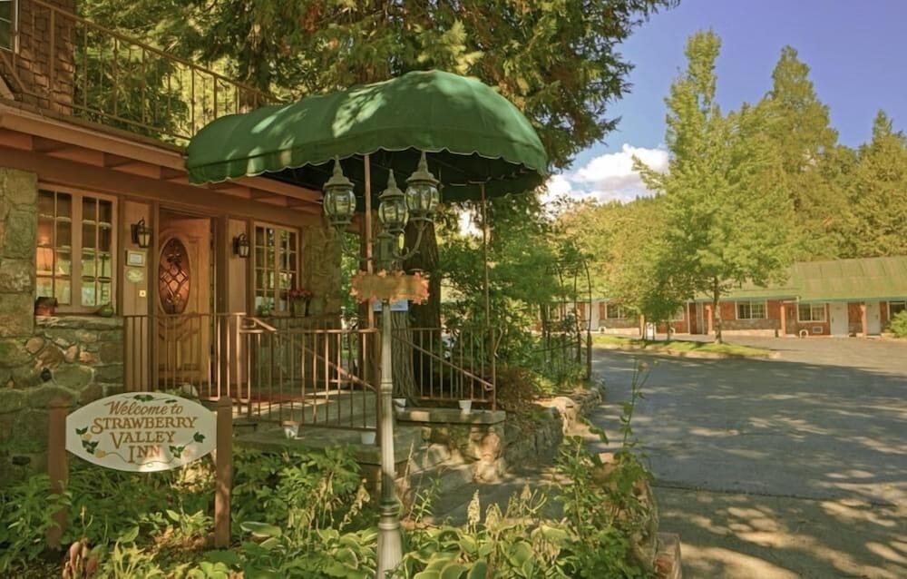 Strawberry Valley Inn - photo 23