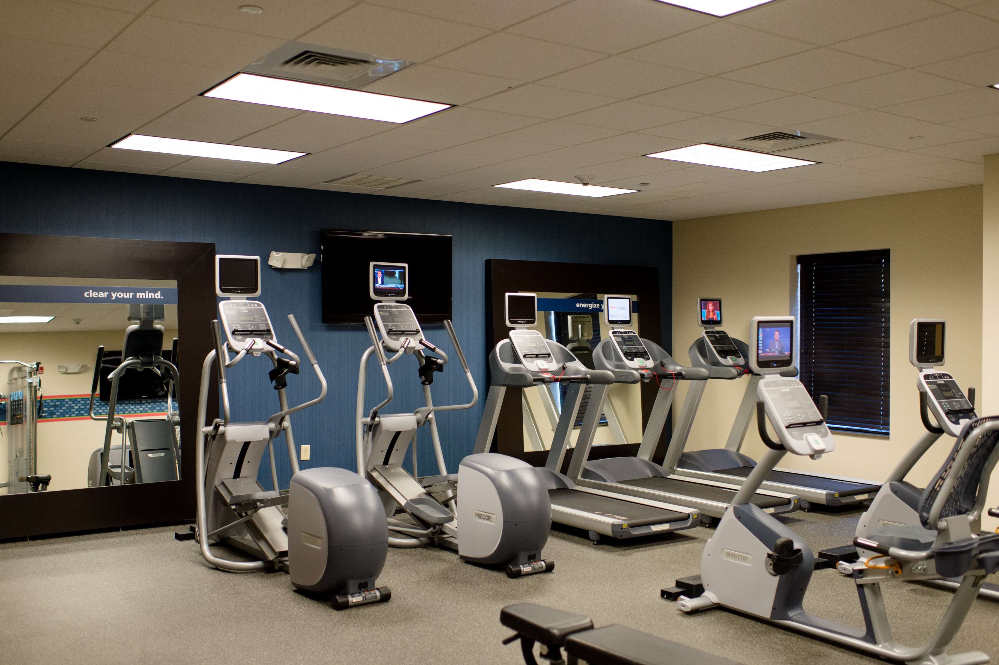 Hampton Inn Oxford Conference Center - photo 25