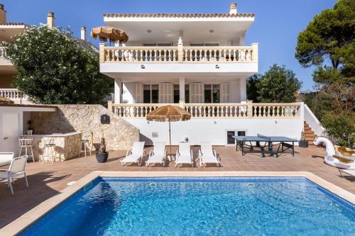 Villa Felicidad — 4-Star Luxury Hotel in Capdepera, Spain