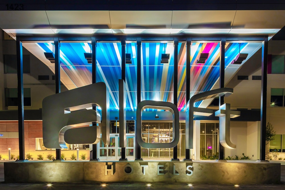 Aloft Savannah Airport - carbon neutral hotel in Pooler