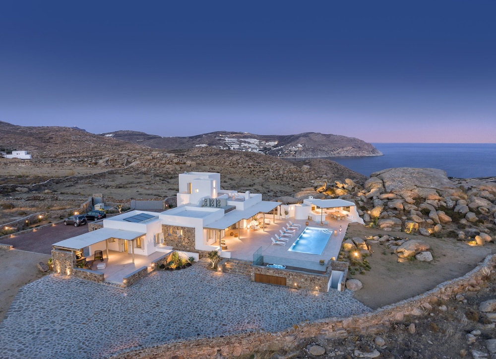 Villa Frederica in Mykonos — 4-Star Luxury Hotel in Mykonos, Greece