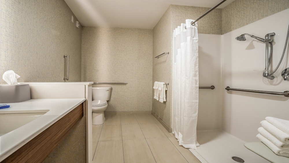 Holiday Inn Express and Suites Platteville by IHG - photo 7