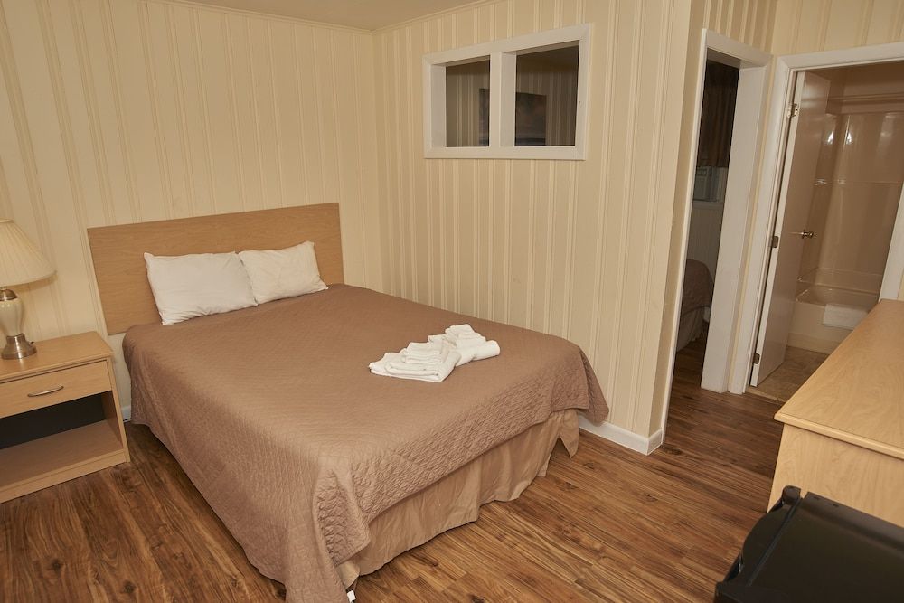 Marguerite Motel - photo 18