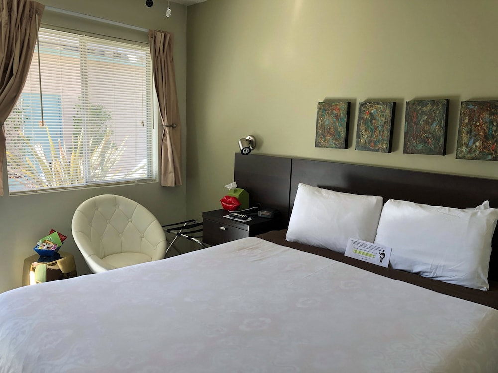 Bayfront Inn at the Waterfront - photo 14