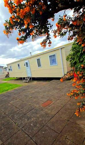 8 Berth Static Caravan — Patrington