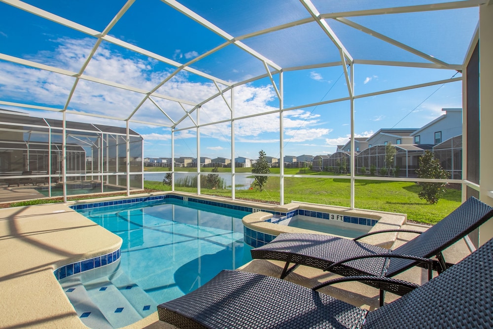 Champions Gate Resort 6 Bdrm Home - photo 20