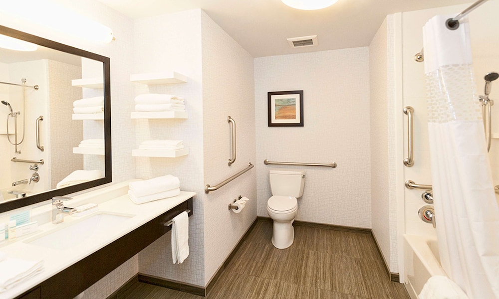 Hampton Inn & Suites Duluth North Mall Area - photo 18