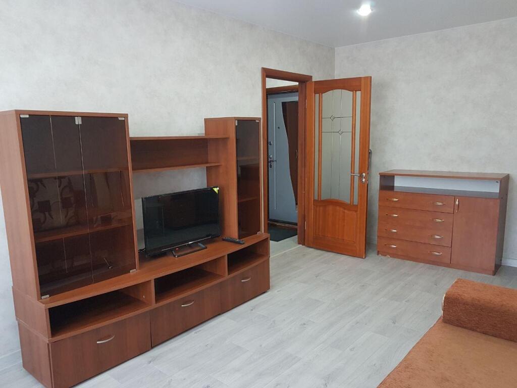 Pyat zvezd v Mirnom 1 6 in Novyy Urengoy, Russia