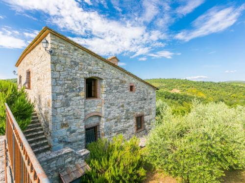 Holiday Home Cerretino group house 14 sleeps by Interhome — 4-Star Luxury Hotel in Castellina In Chianti, Italy