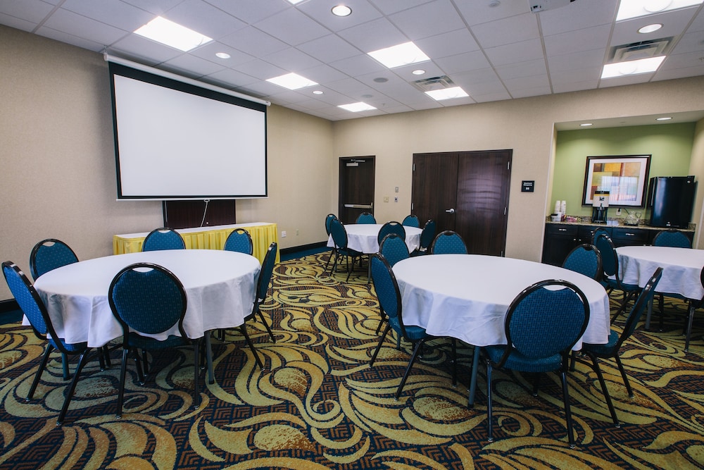 Hampton Inn & Suites Effingham - photo 83