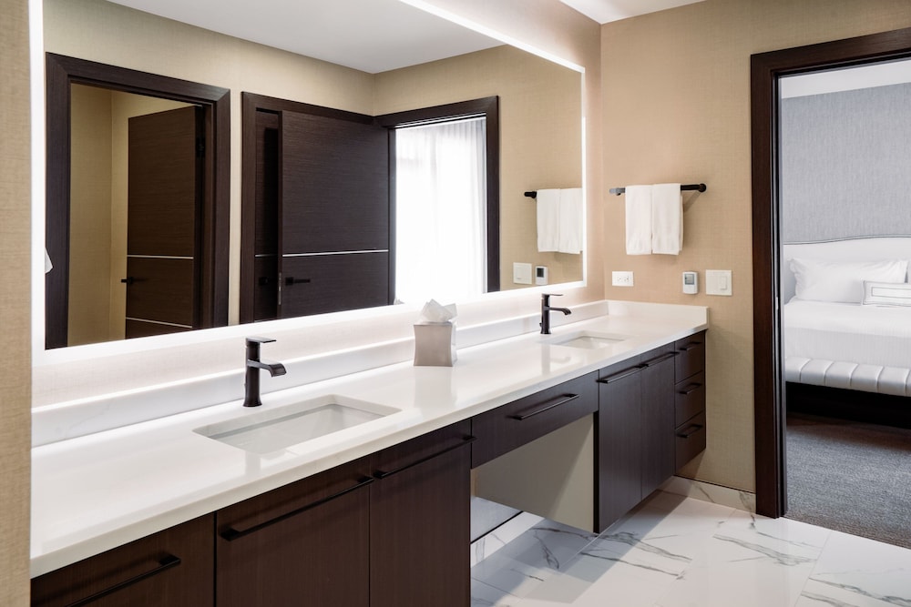 SpringHill Suites by Marriott Chicago Chinatown - photo 36