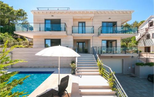 1 Bedroom Gorgeous Apartment In Selca — 4-Star Luxury Hotel in Selca, Croatia