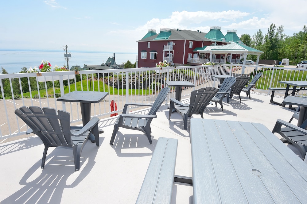 Pavillon du petit manoir du casino — 4-Star Luxury Hotel in La Malbaie, Canada