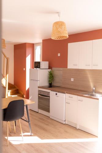 Kasa Duplex Climatisation Balcon Parking Prive - last minute hotel in Unknown City
