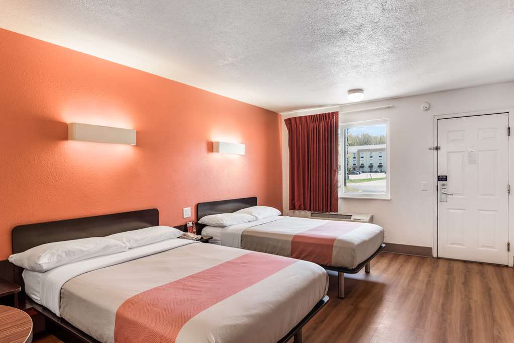 Motel6 Youngstown OH - photo 17